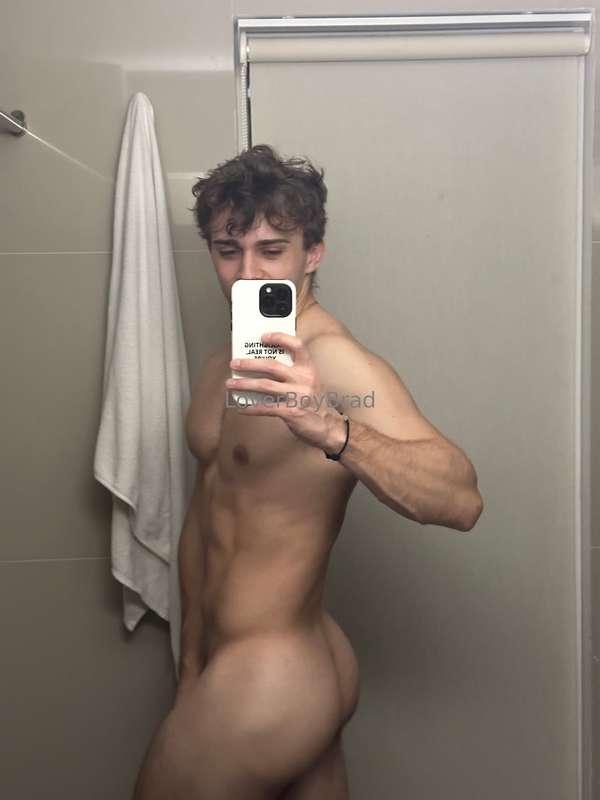 Sleepy 😴 time zone difference is the death of me lol but all..