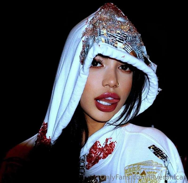 bite my lips 😩 🫦