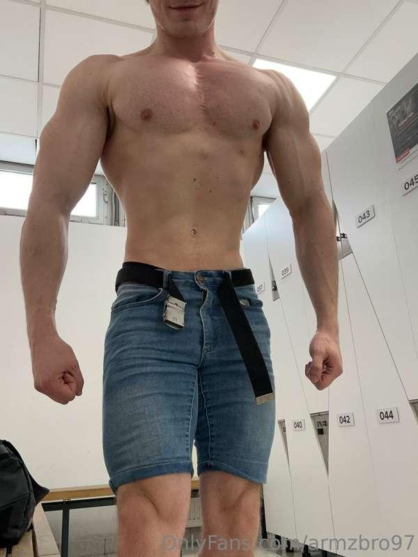 armzbro97 image #1