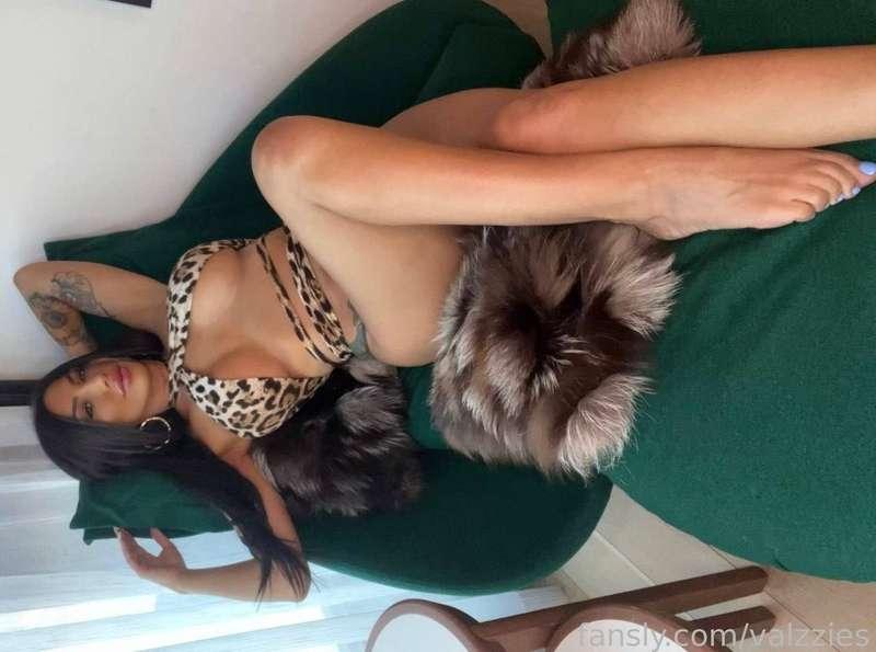My body need you to worship it 😍💦

#wet #horny #tits #nudes #sexting #sex #porn #fyp #booty #boobs #pussy #model #ass #doggy #facial #cum #squirt #dildo #girlgirl #wet #nipples #massivetits #wetpussy #nipples #boobs #busty #faketits #bigtits #wetpussy 