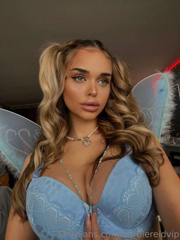 I got these wings to take you to Wonderland!