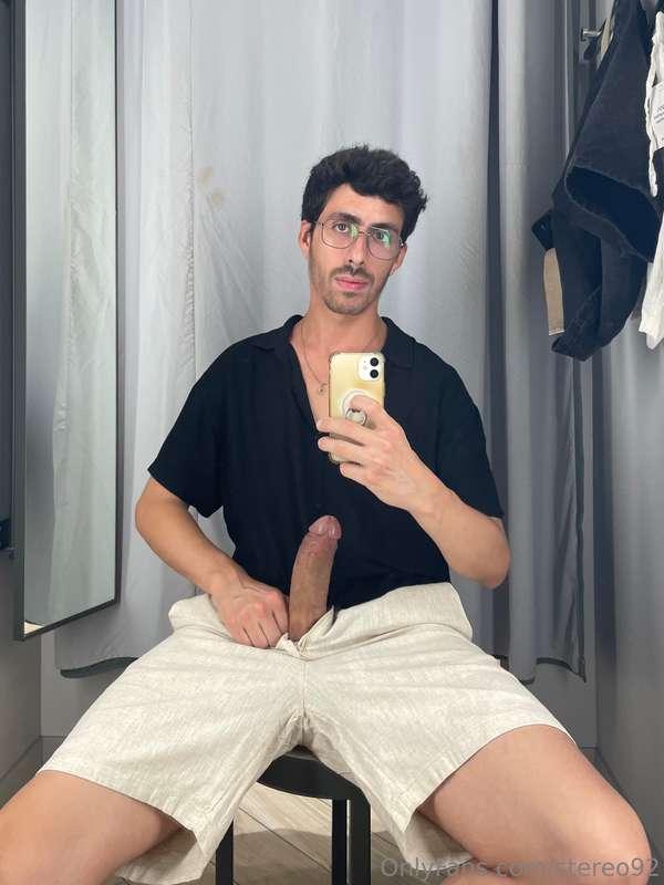 La tengo dura hasta para probarme ropa 🥵🔥