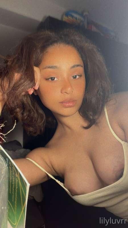 would you kiss on my neck first or grab on my titties 😳🫶🏽