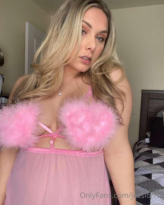 Are you following my premium Snapchat? Schedule video calls ..