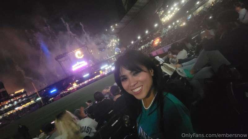A little late on this one now lol but I was there for the bi..