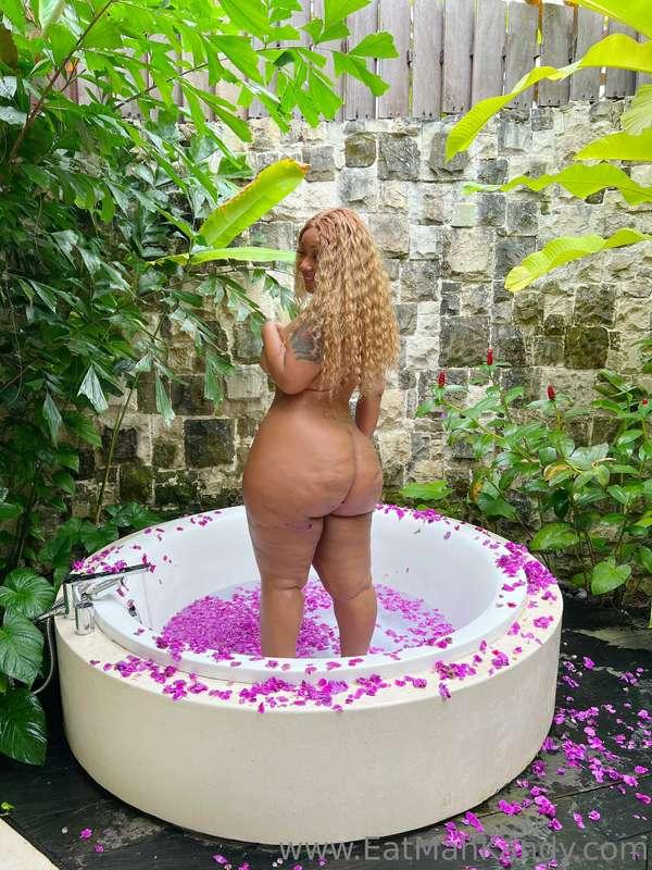 I love this picture 🥰 do you?