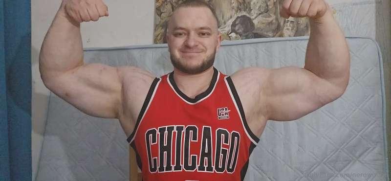 Admire a true musclegod. Arms are big as my head...so intimi..