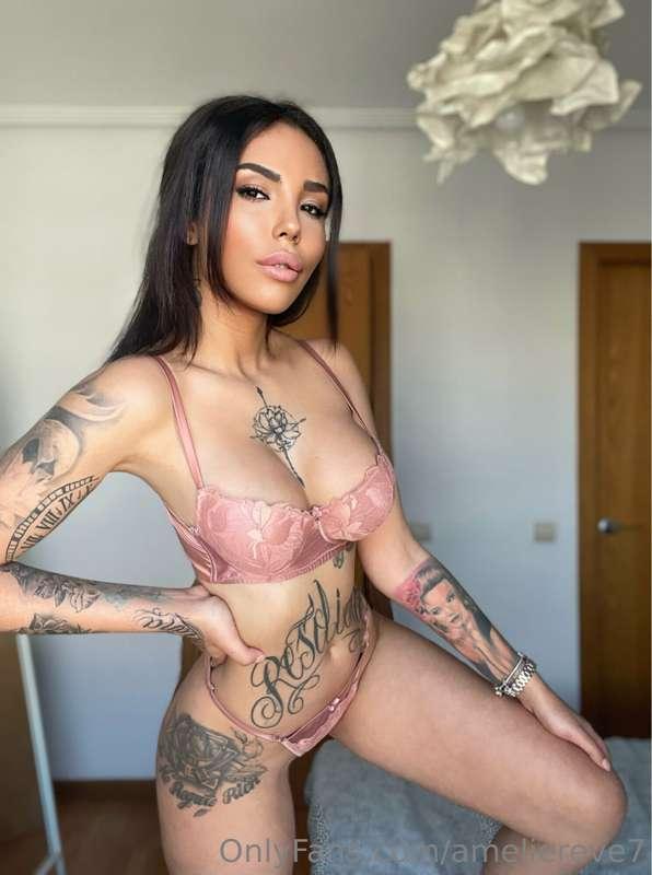 I want to feel your lips on my babe 👄🔥