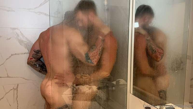Balancing together with 💦💦
@johnthomasxxx