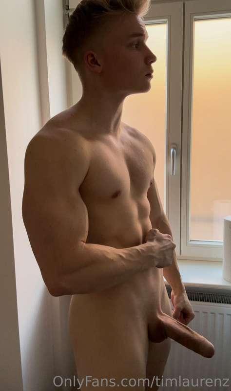 Getting bigger everyday🤓 Should I get even bigger?