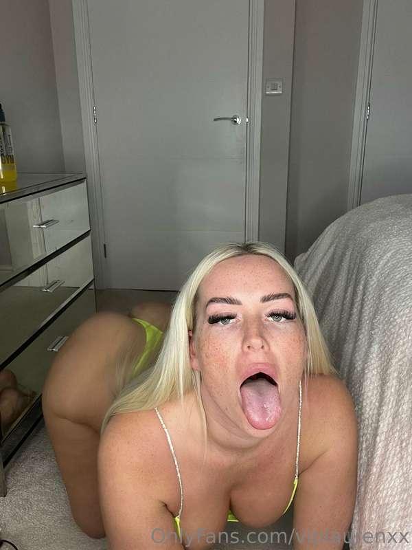 wanna see what my mouth can do? 💦