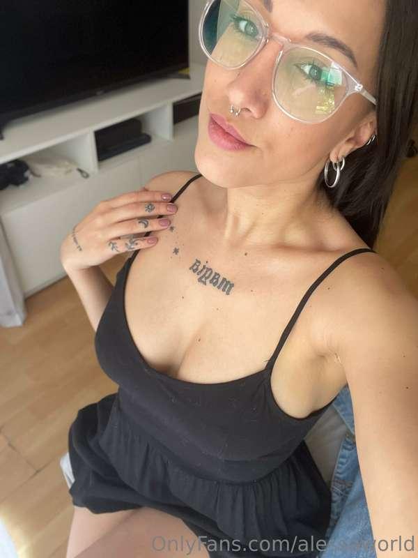 Do you like my outfit for a hot day?  I'm not wearing underw..