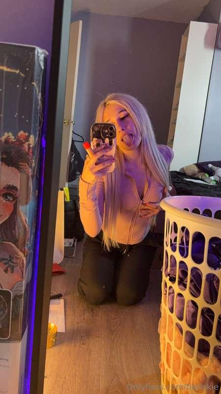 just waiting for someone to notice i’m this cute 🙈