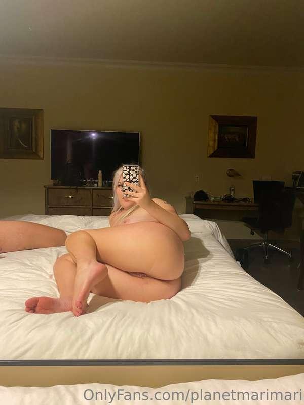 behind the scenes 🤣 he’s ready for me 🥵
