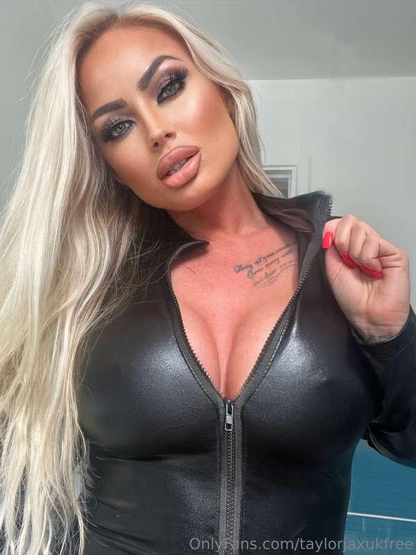 50% off my VIP page don’t miss out 🤭 https://onlyfans.com/ta..