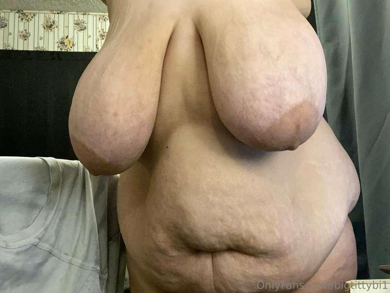 bigtittybi1 image #3