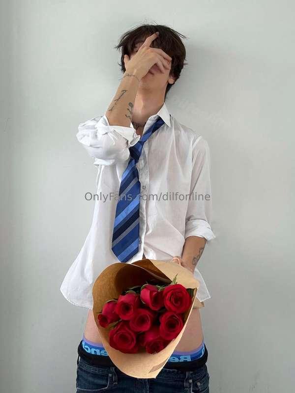 Would you forgive me for being late ? 😓🥺