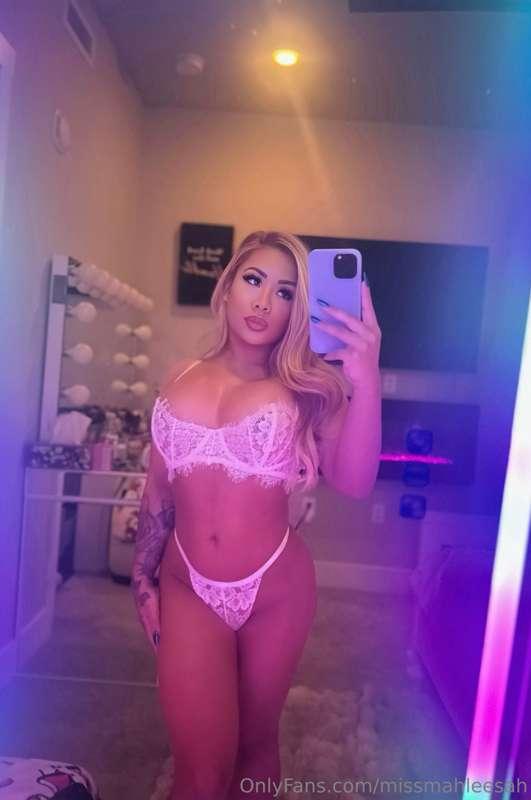 Rate this lingerie set 1-10 😘