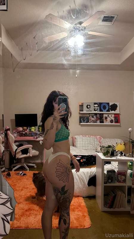 💚 been feeling so much better in the gym lately 😭 im finally..