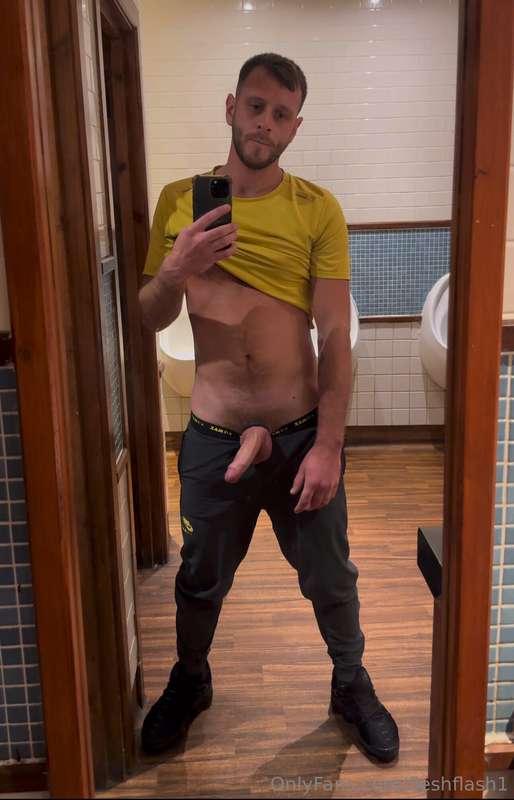 Watch me cruising the public toilet’s 😈