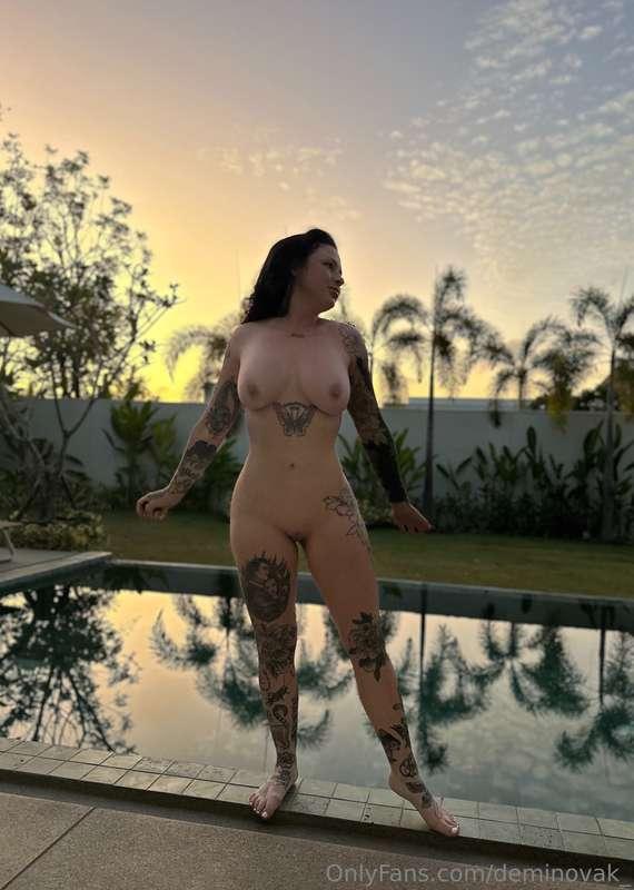 Me or the sunrise? 😇 