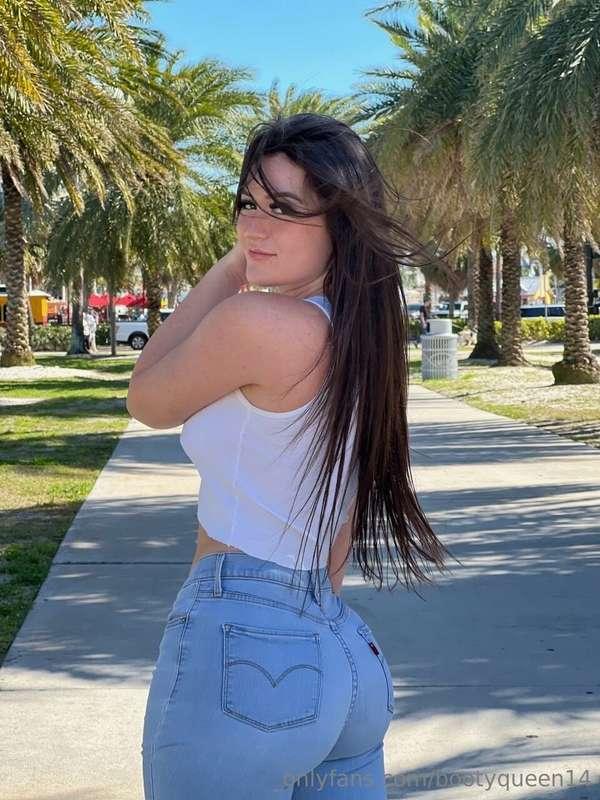 now wait until I look back at you without my clothes 👅