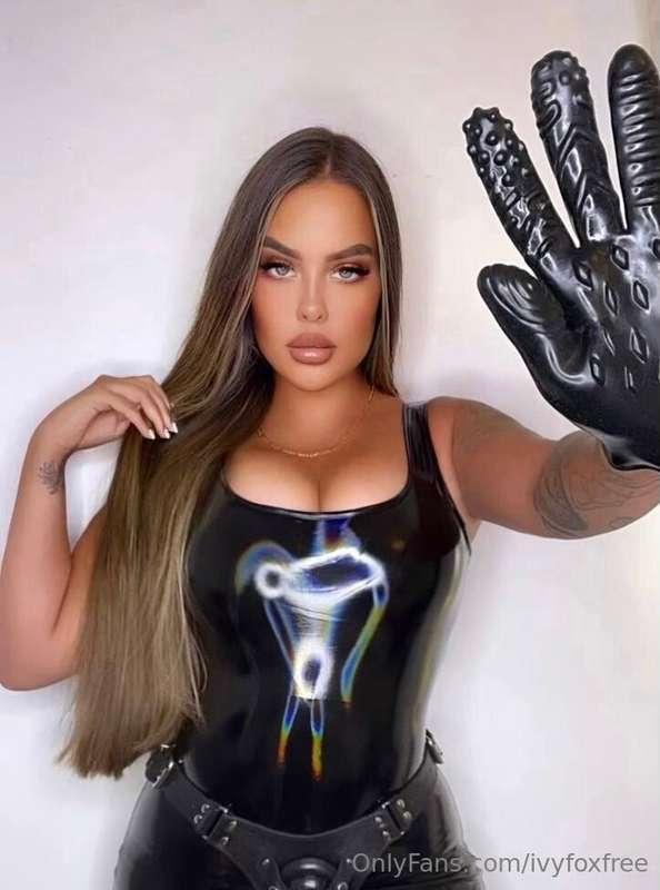 FEMDOM QUEEN 👸Goddess VeronicaMean Bitch or Sensual domme gi..