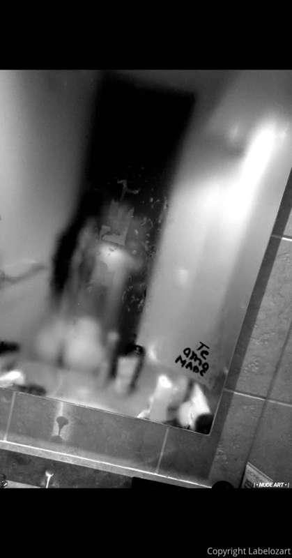 Friday and a shower 😈🔥🍑👅💦💦
