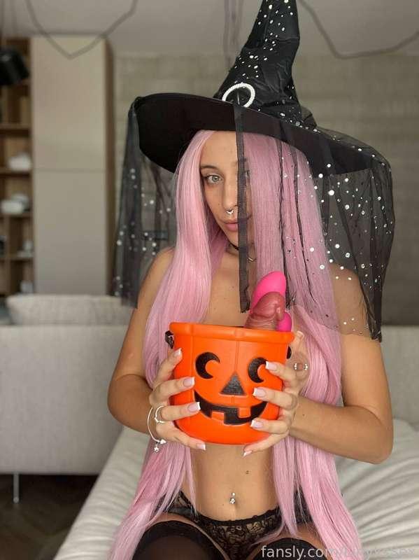 Halloween is my favorite 😈 time to get up to no good 🙃

#fyp #ass #nude #pussy #egirl #Cosplay
