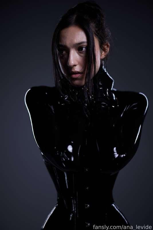 ana_levide image #352