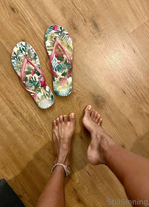 In need of new flip flops 🩴😉