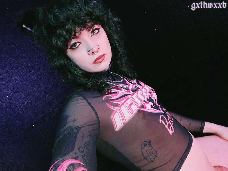 who wants a hot loser goth trans gooner girlfriend who locks herself in the bathroom and pumps her girlock all night? &gt;:p

#goth #alt #trans #enby #nonbinary #girlcock #goon #gooner #goonette #precum #leaking #fyp #clips