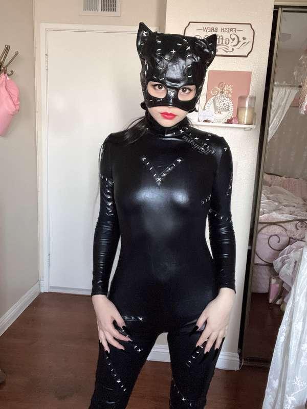 this kitty's got claws 😸