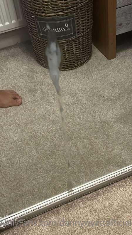 Got so fuckin horny I couldn’t control the explosion of cum ..