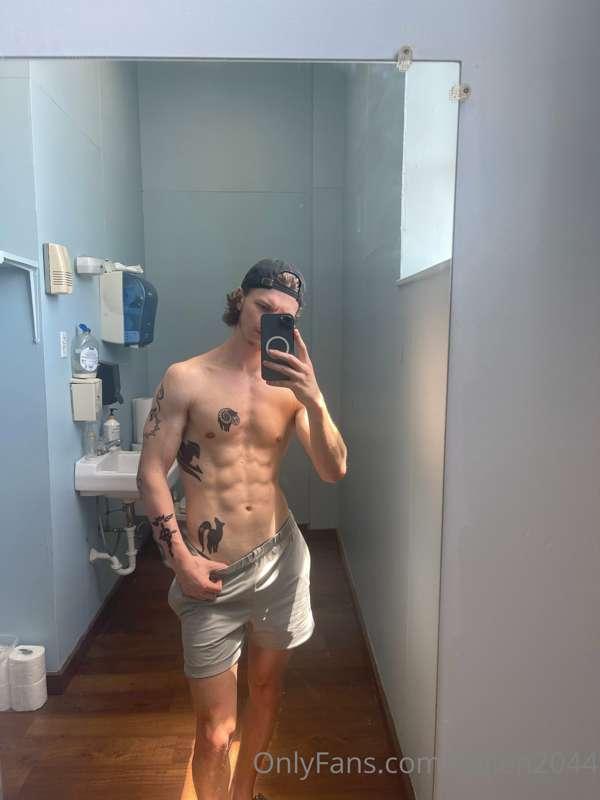 Anyone else go to work shirtless? So convenient 😜