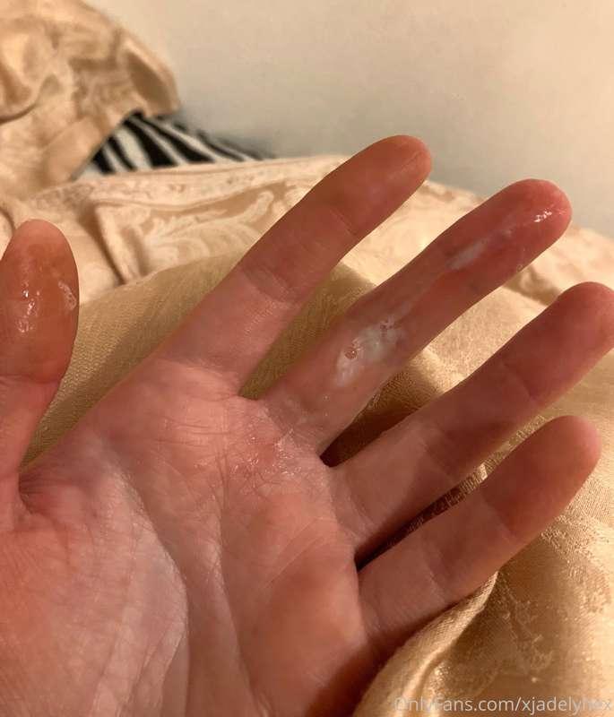 i fingered myself, cummy finger💦💧