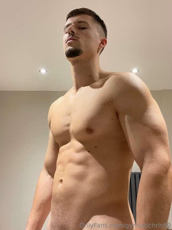 What do you want me to do to you? DM me now! 😈🥵