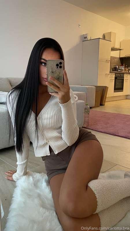 More in your DMs 🤎 Happy Friday 😇