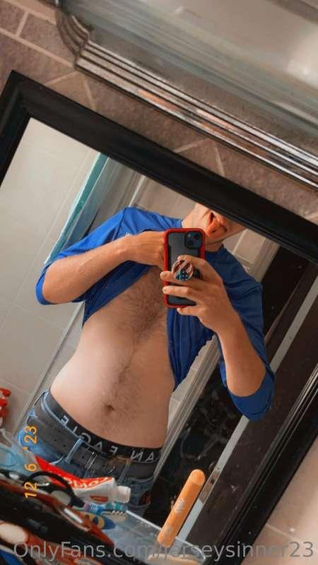 Finally home from work! Who wants to get naked?😏😮‍💨