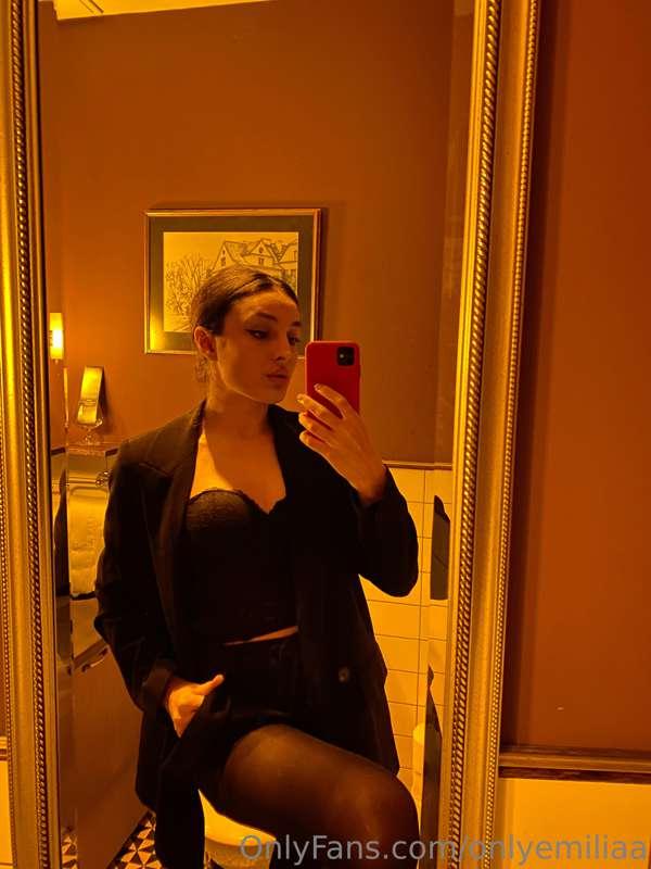 How completely black on me?  🖤❤️‍🔥