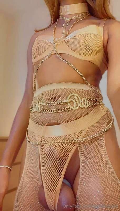 Do you like my new outfit? 🙊