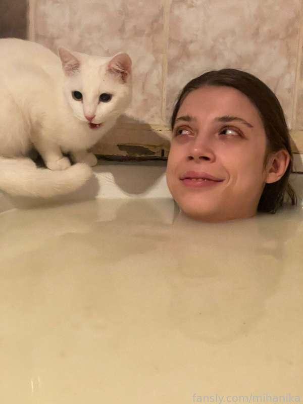 I love cats very much. They motivate me every day to get out of bed and do something.