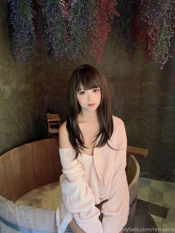 โอนี่จัง วันนี้เหนื่อยมั้ยคะ? 
เดี๋ยวริมุเตรียมน้ำร้อนให้อาบ..