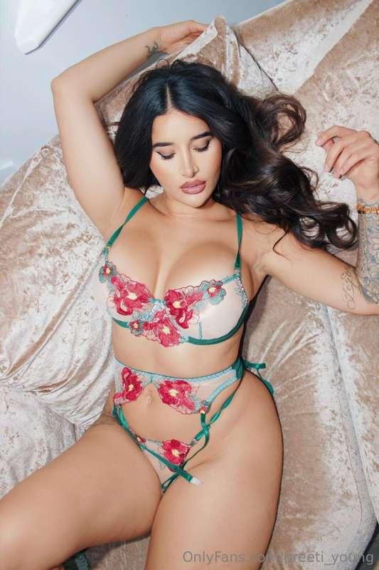 Fuck me hard ! Stretch me baby 