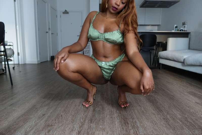 👅