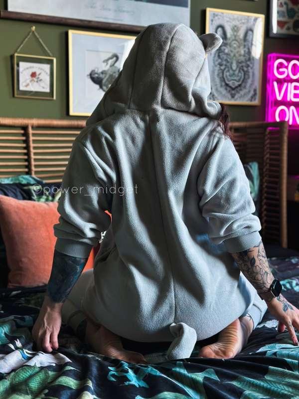 Oh no I broke the zipper already 👀🤭