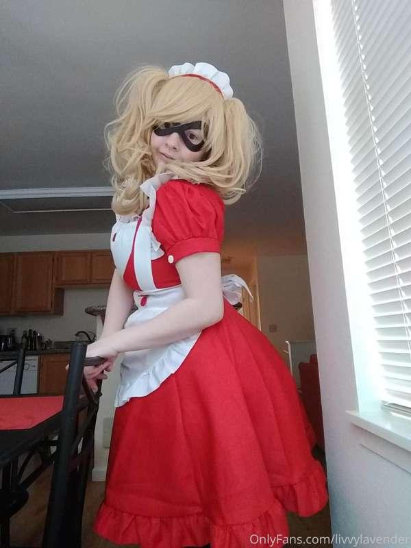 Anyone wanna see a lewd photo set of this?