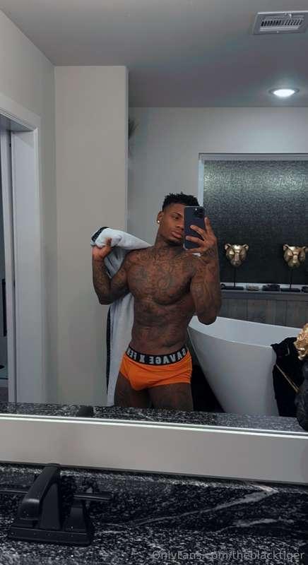 lemme be your knight in shining boxers!