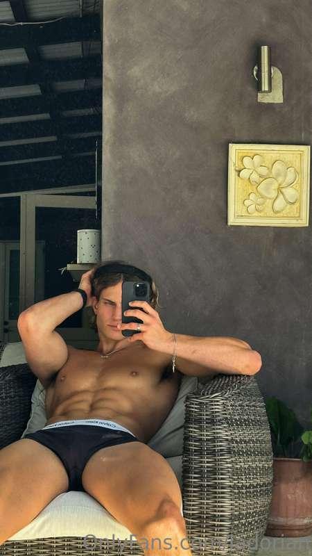 Come have a seat 😈