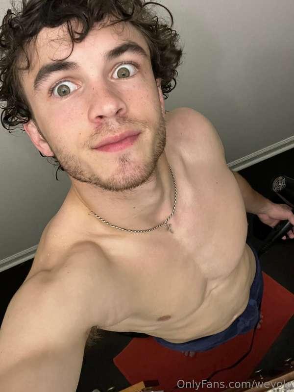 Hi